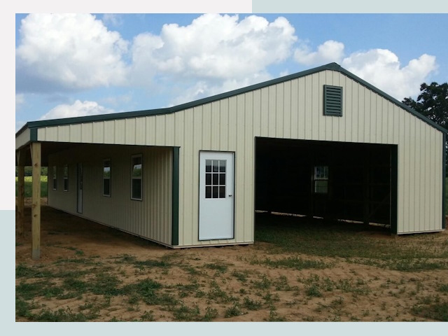 Строительство конюшен в Лянторе