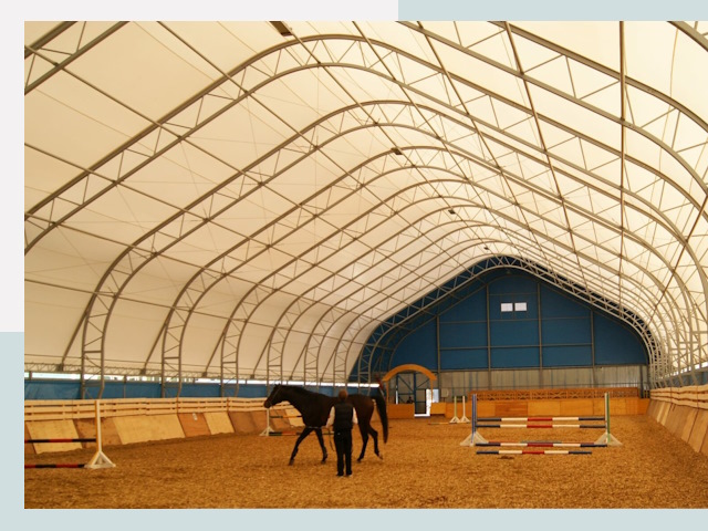 Строительство конных манежей в Лянторе