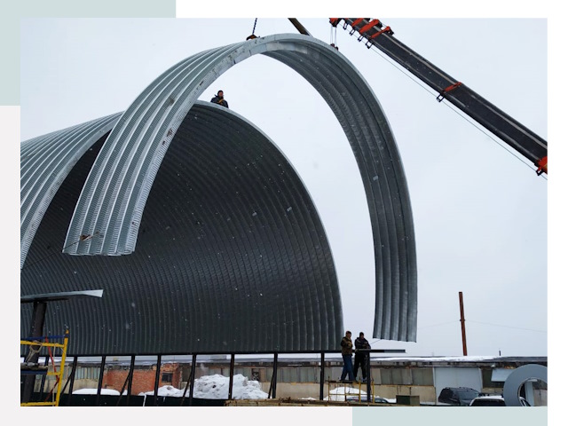 Полукруглые ангары в Лянторе